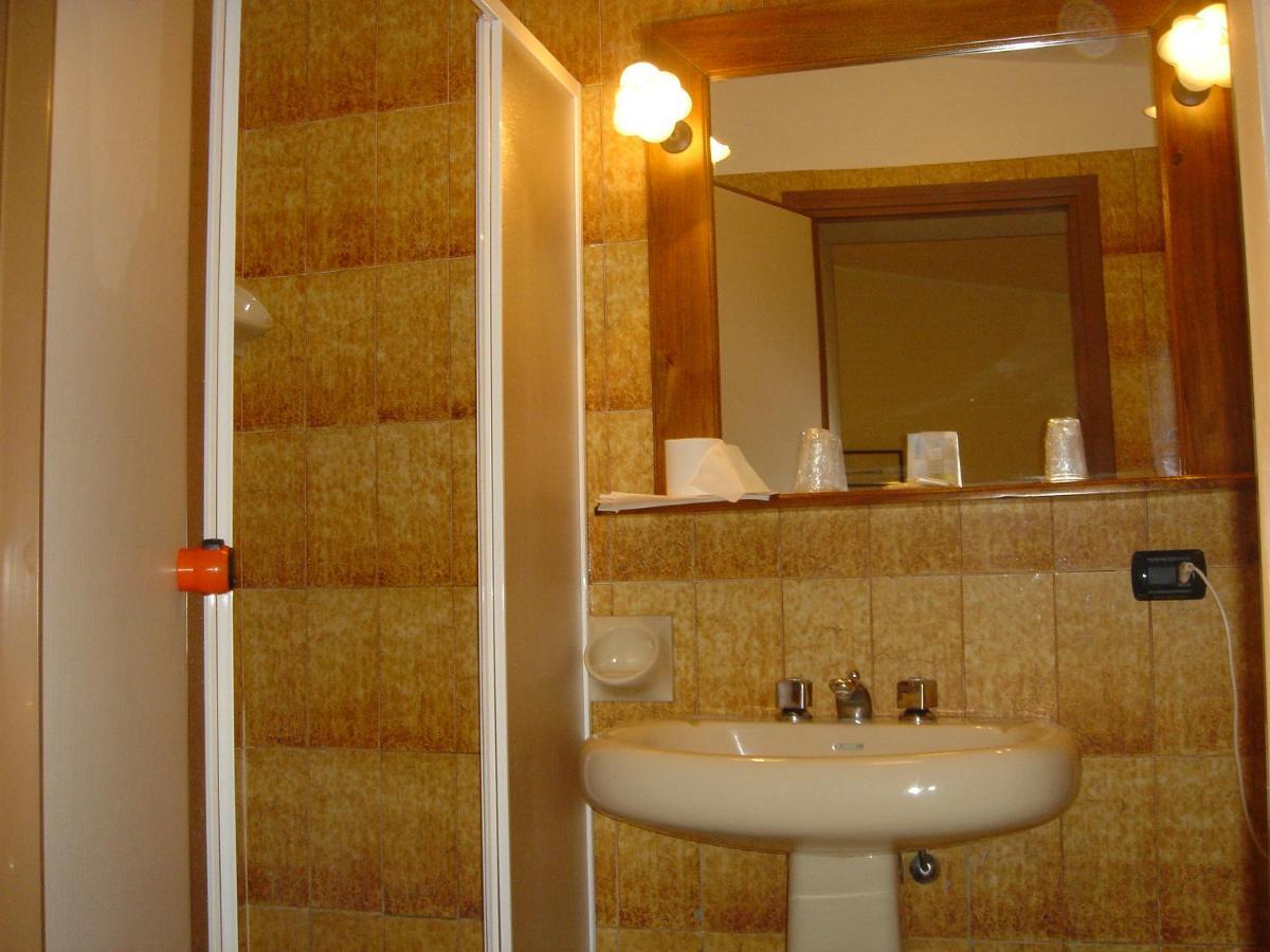Malaspina Hotel & Resort Bosa Esterno foto