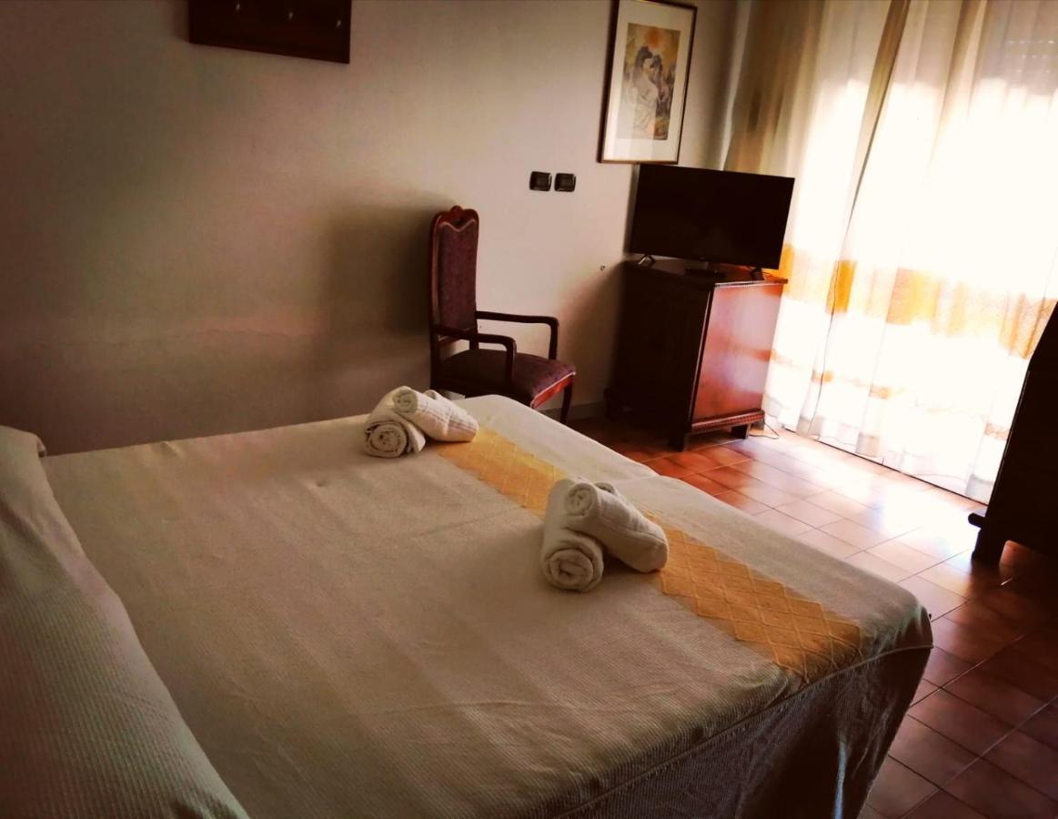 Malaspina Hotel & Resort Bosa Esterno foto