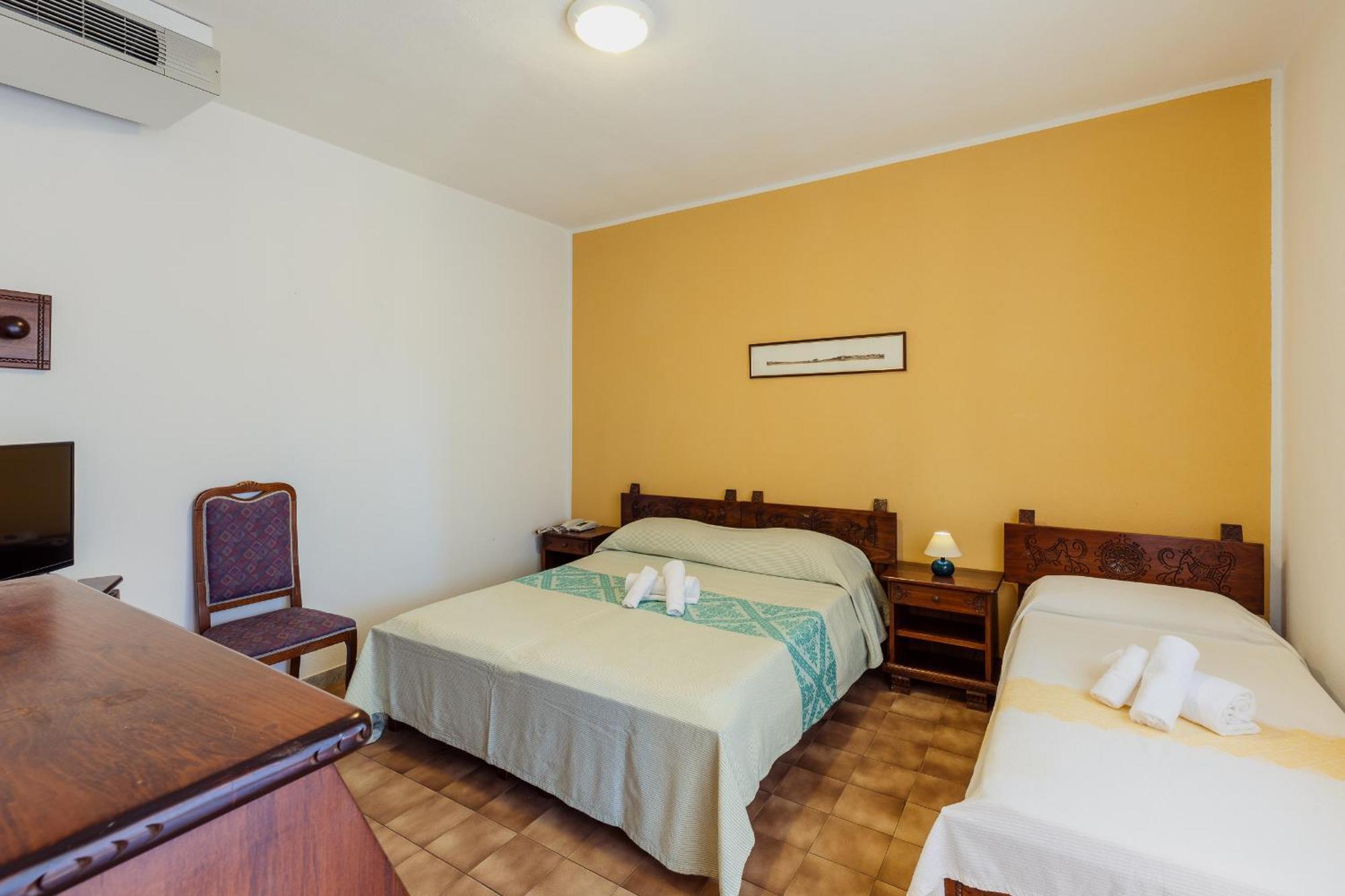 Malaspina Hotel & Resort Bosa Esterno foto