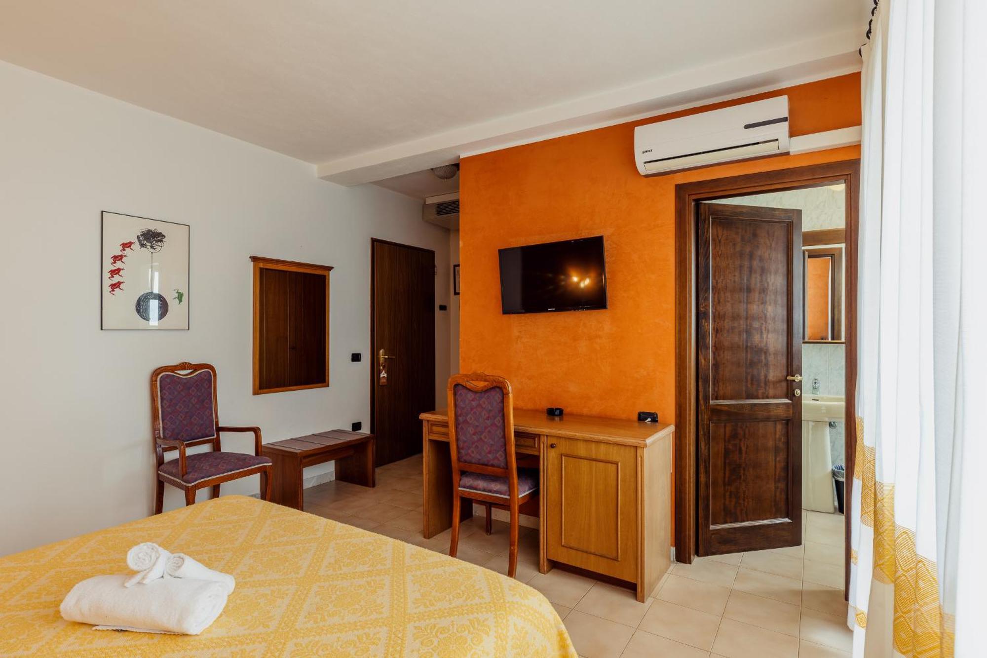 Malaspina Hotel & Resort Bosa Esterno foto
